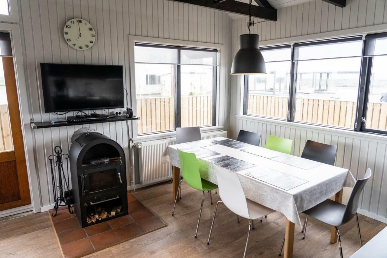 Black Beach Cottage Thorlakshofn Экстерьер фото