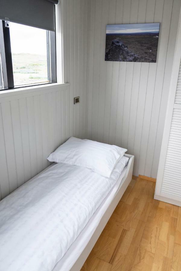 Black Beach Cottage Thorlakshofn Экстерьер фото